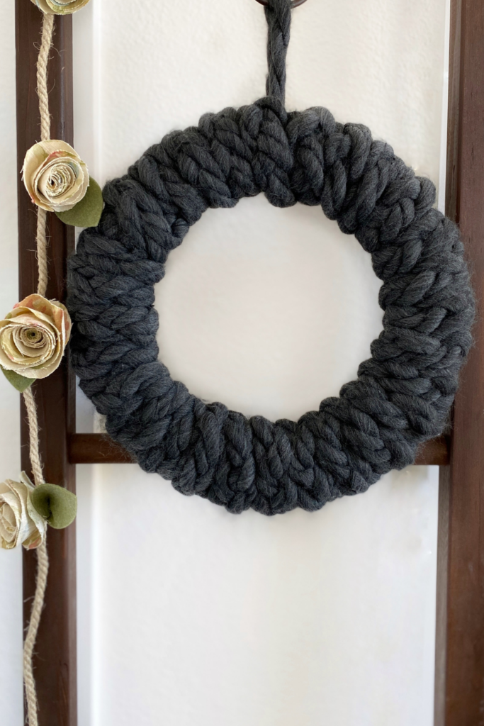 Wreath with chunky yarn