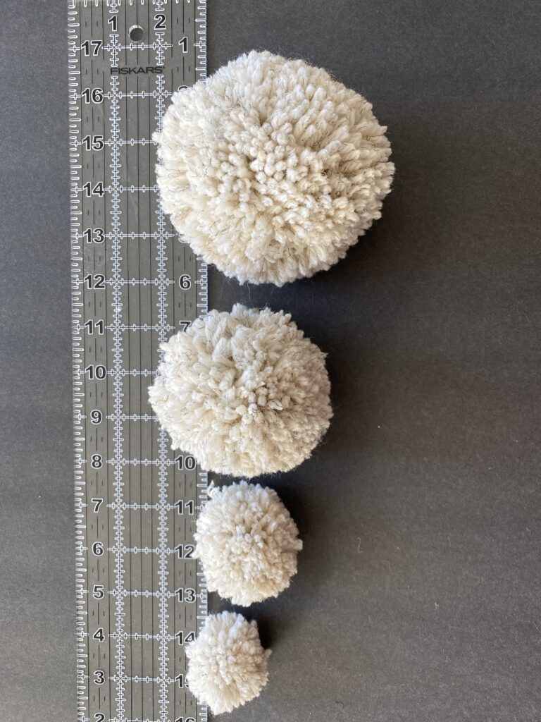 Clover Pom Pom Maker Tutorial