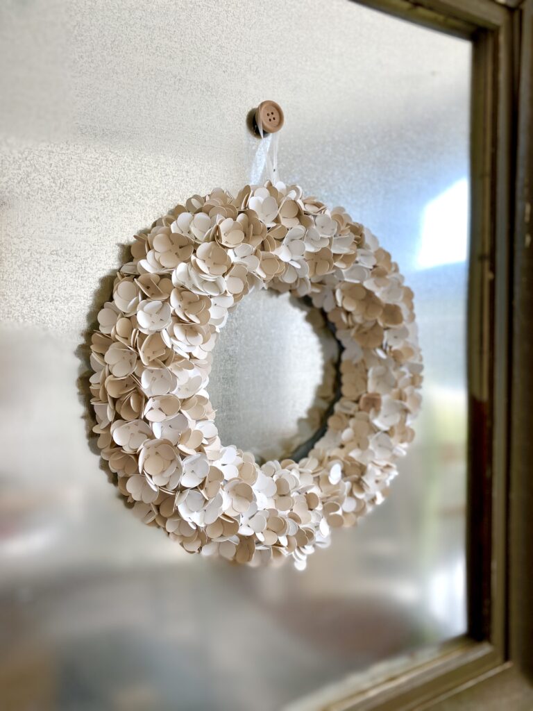 paper flower wreath with cricut DIY