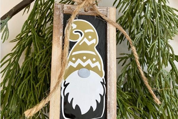 DIY Christmas Gnomes Gift Tags With Cricut and a Christmas Gnomes SVG Cut File