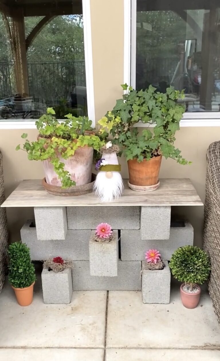 DIY OUTDOO TABLE WITH CONCRETE CINDER BLOCKS