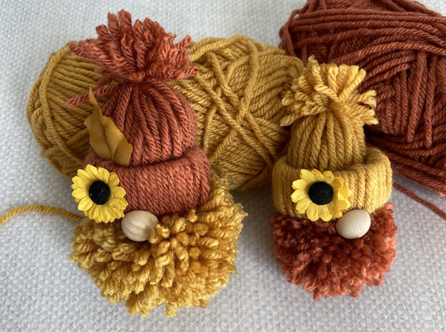 How To Make Yarn Gnomes Ornaments Or Garlands Hootshack