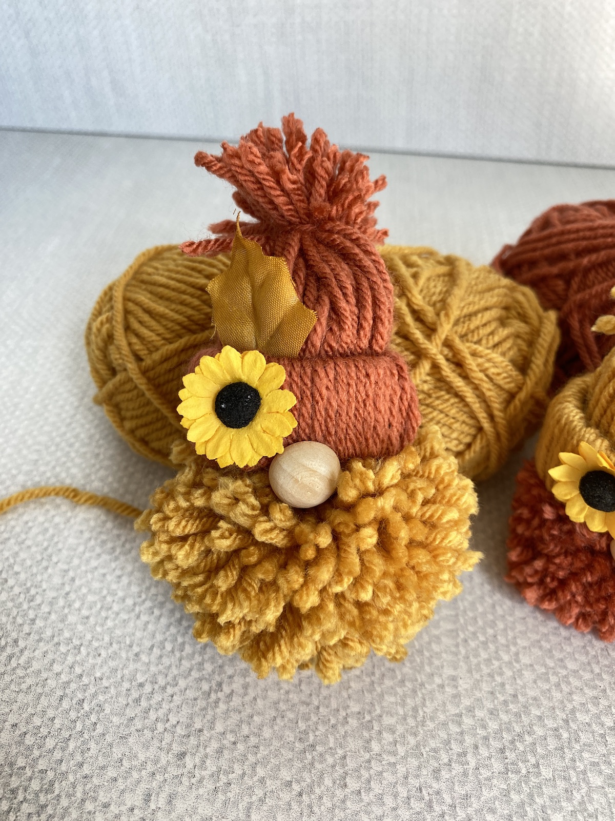 How To Make Yarn Gnomes Ornaments Or Garlands Hootshack