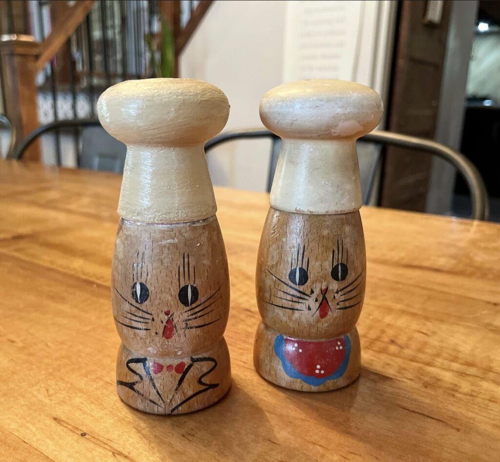 bunny salt and pepper shakers