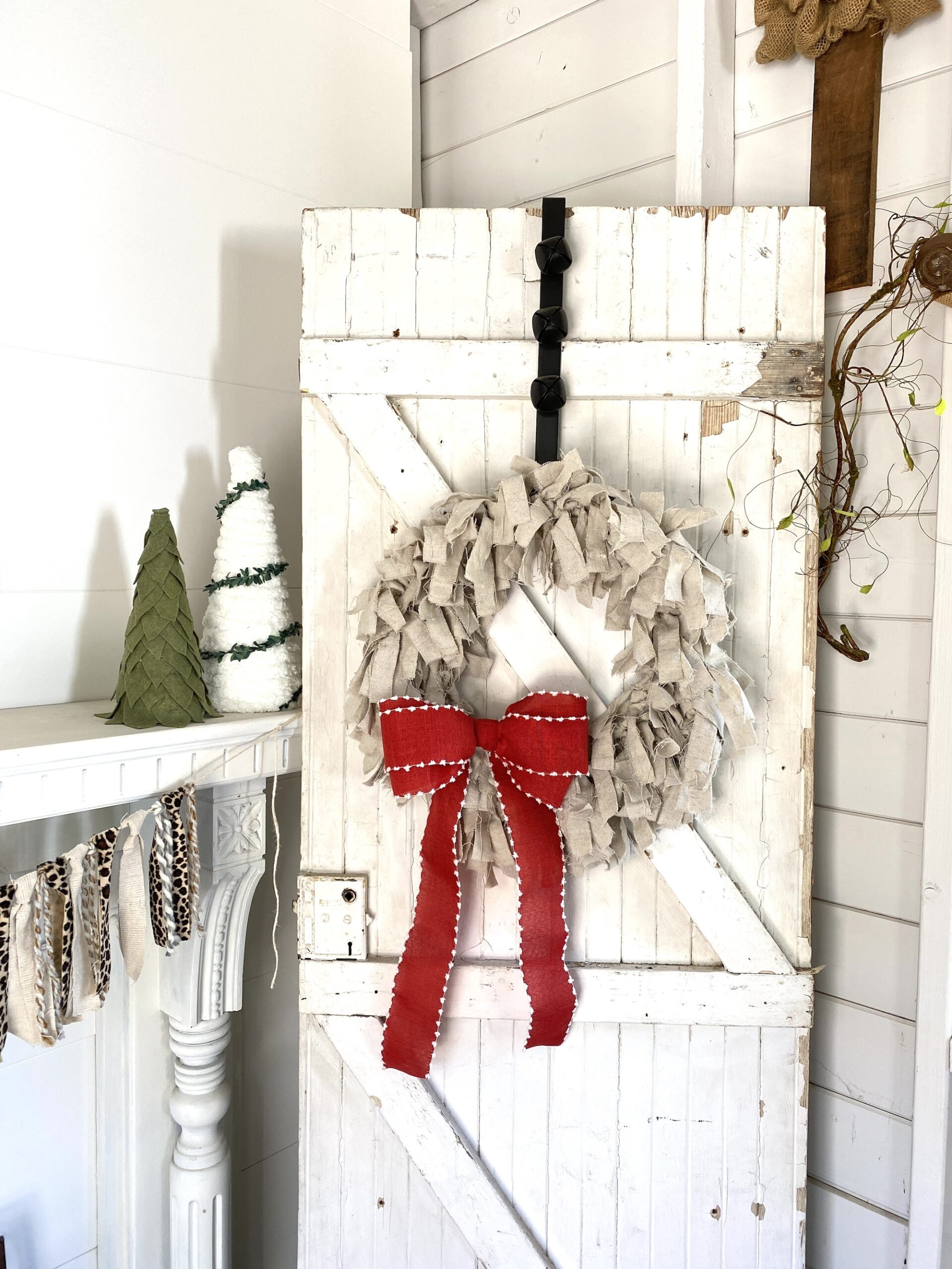 Christmas rag wreath black and silver