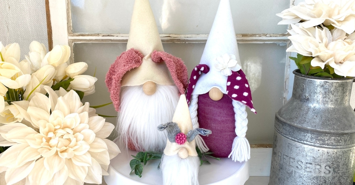 Make Cute {And Easy} DIY Easter Gnomes With Socks